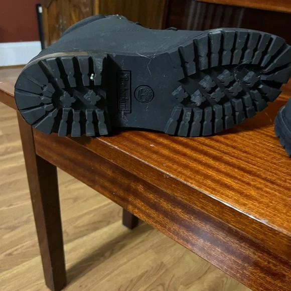 Timberland Helcor Mens Black Waterproof Boots
Excellent Condition… Scuff proof.. - Picture 4 of 6